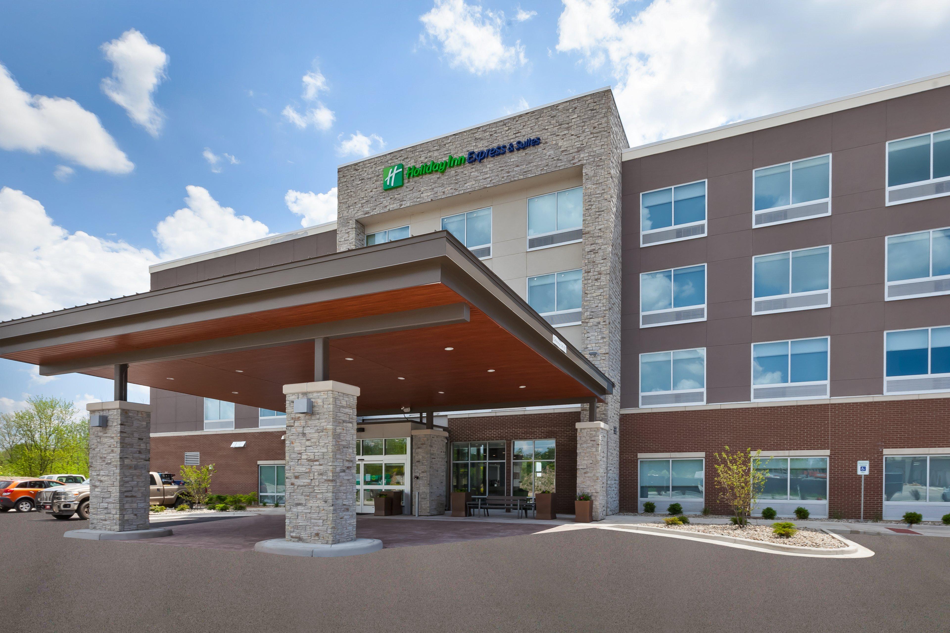Holiday Inn Express & Suites - Grand Rapids Airport - South By Ihg Exterior photo